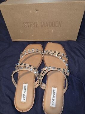 Steve Madden Tan Pyramid Studded Slide Sandals